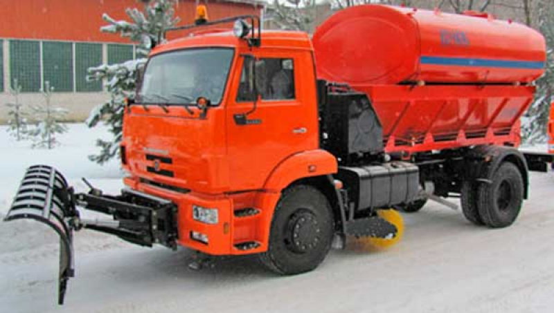 КО-806 КДМ (комбинированная дорожная машина)